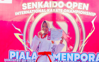 Siswi MTs Masyariqul Anwar Caringin Raih Juara 1 di Ajang Internasional Karate Championship